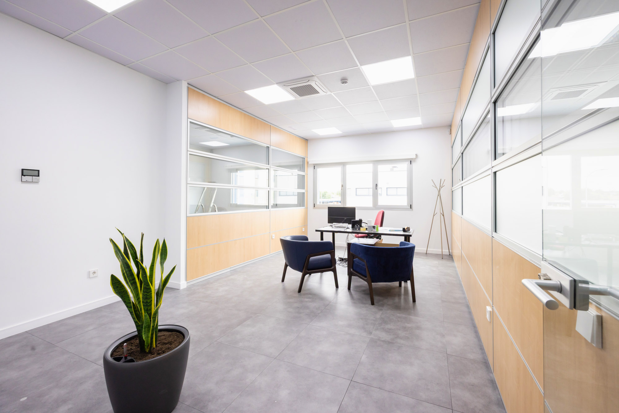 10-09-2025_Zadecon_107_2000px